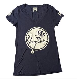 Victoria's Secret PINK Yankees V Neck Large